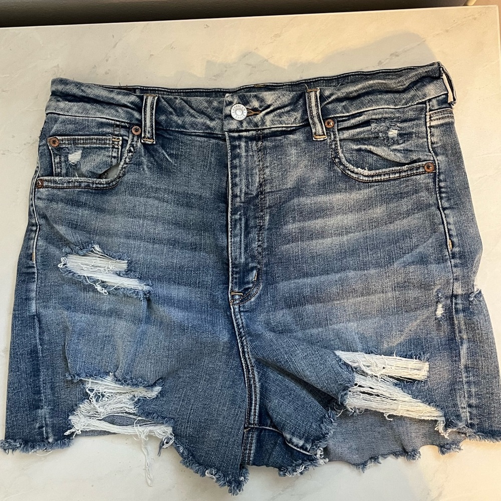 AMERICAN EAGLE next level curvy super high-waisted distressed denim shorts